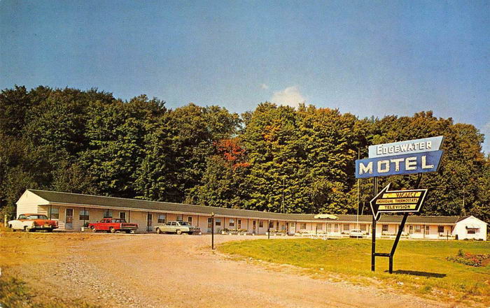Edgewater Motel (Econolodge Lakeview) - Old Postcard View